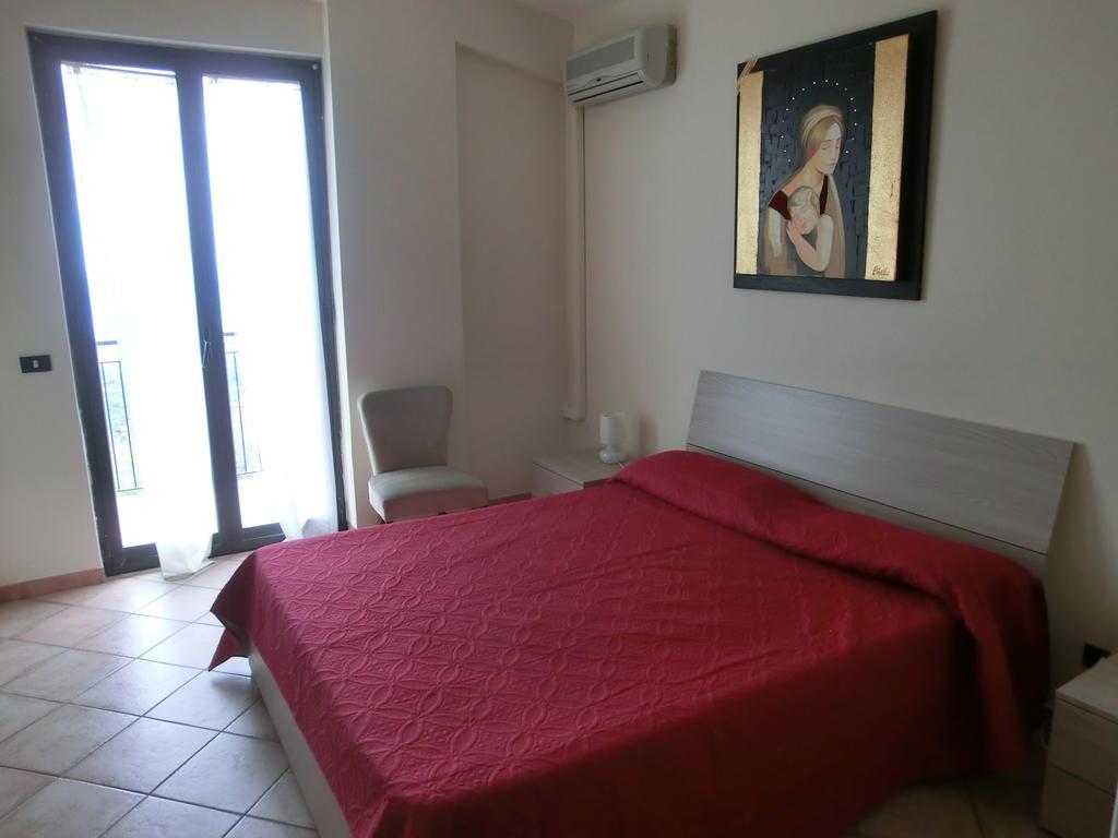 Villa Elena Mascali Esterno foto